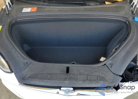 2016 Tesla Model X из США, поврежденный, VIN 5YJXCAE20GF002901